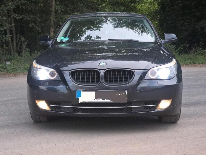 Schwarz Gebraucht 2009 BMW 520 Limousine | 6.300 € (Fairer Preis) - Bild 1/4