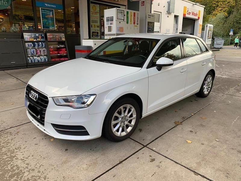 Gebraucht Audi A3 Ambiente 125 PS (91 kW) 2013 Weiß Limousine