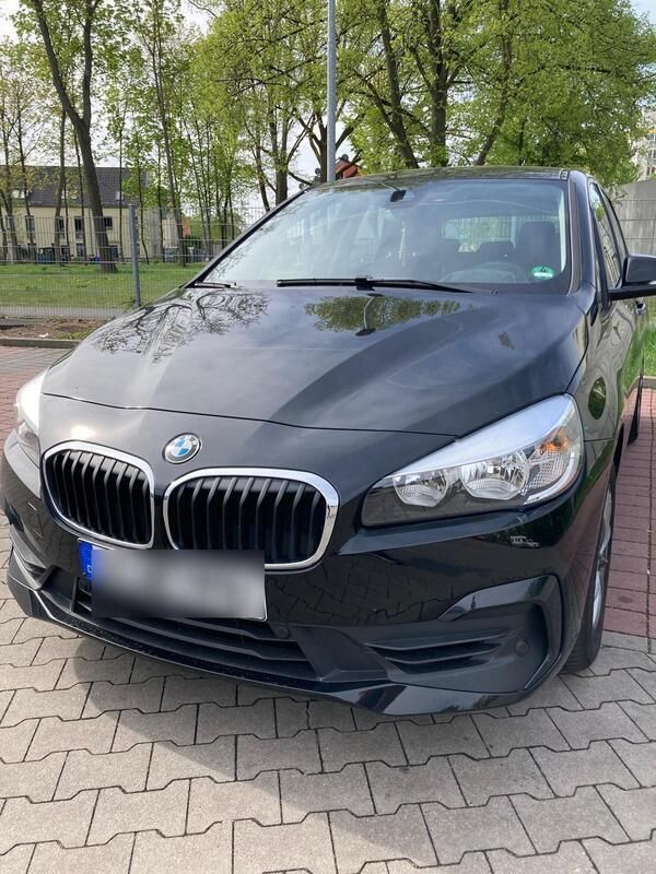 Schwarz Gebraucht 2018 BMW 218 Active Tourer Van / Kleinbus | 17.200 € - Bild 1/4