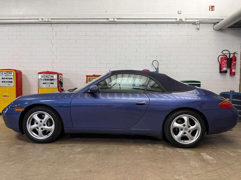 Blau Gebraucht 1998 Porsche 911 Carrera Cabriolet Cabrio | 31.900 € (Fairer Preis) - Bild 1/4