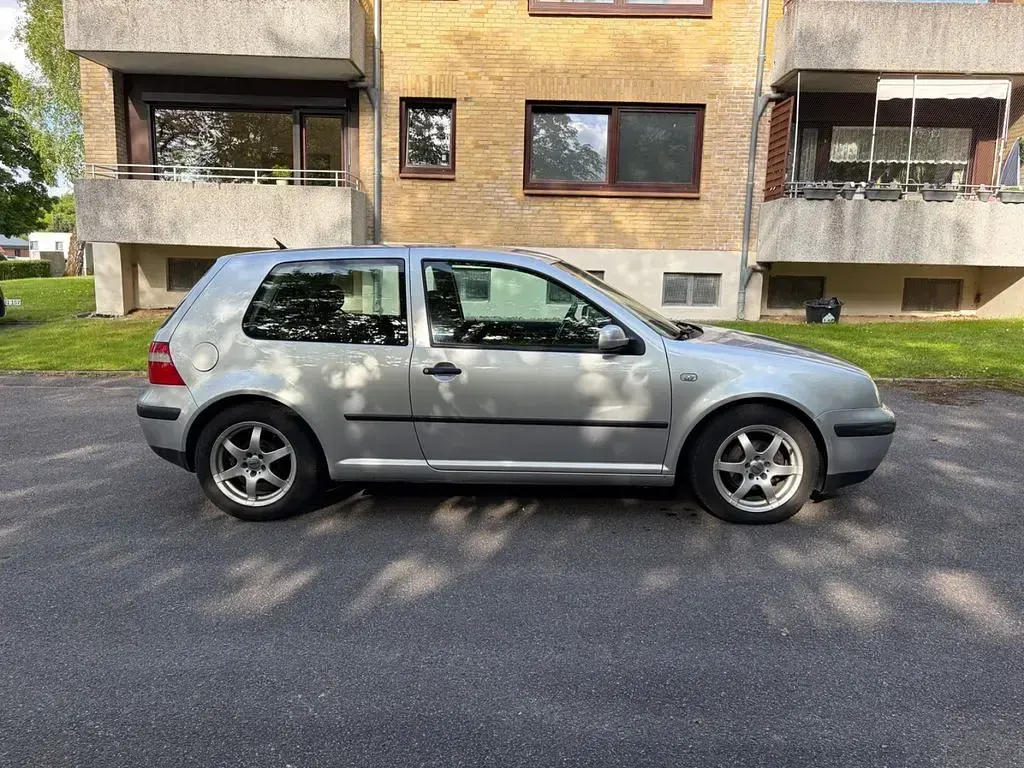 Brugt VW Golf IV 105 HK (77 kW) 2003 Sølv Sedan