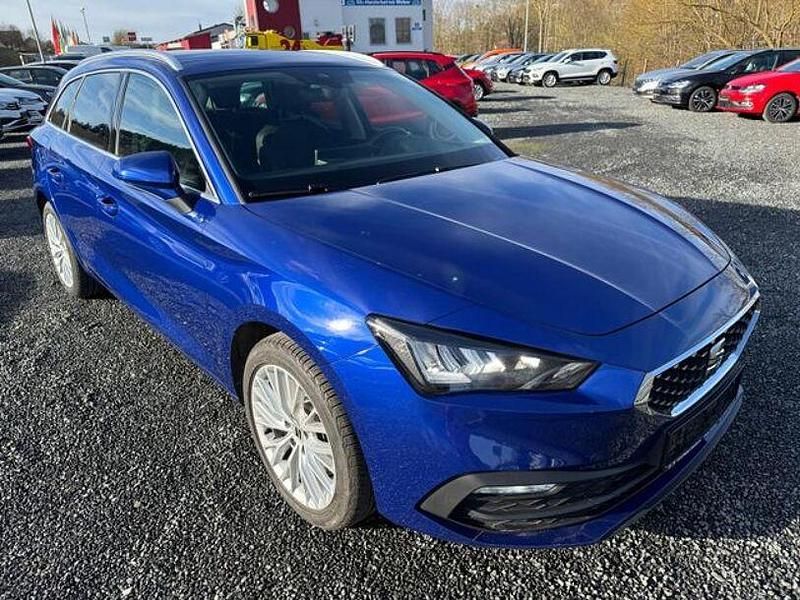 Blau Gebraucht 2021 Seat Leon Limousine | 18.879 € (Fairer Preis) - Bild 1/4