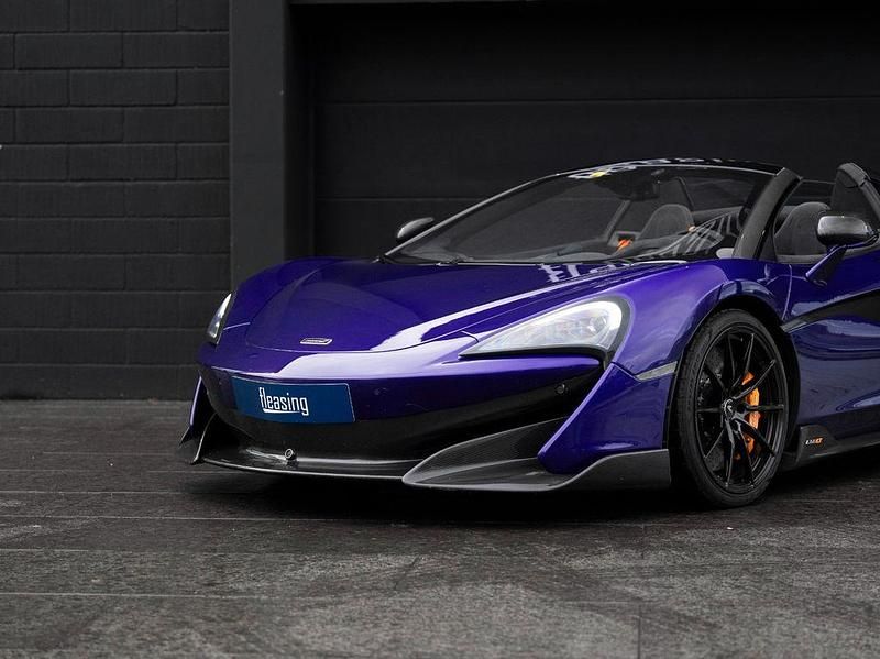 Gebraucht McLaren 600LT Spider 600 PS (441 kW) 2020 Violett Cabrio