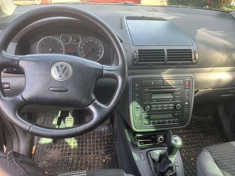 Gebraucht VW Sharan Comfortline 140 PS (102 kW) 2010 Van / Kleinbus