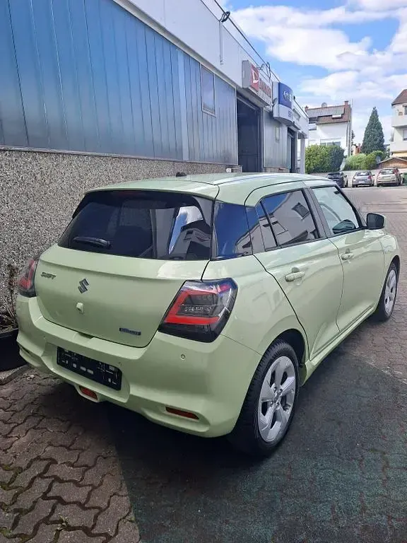 Gebraucht Suzuki Swift Comfort 83 PS (61 kW) 2025 Gelb Kleinwagen