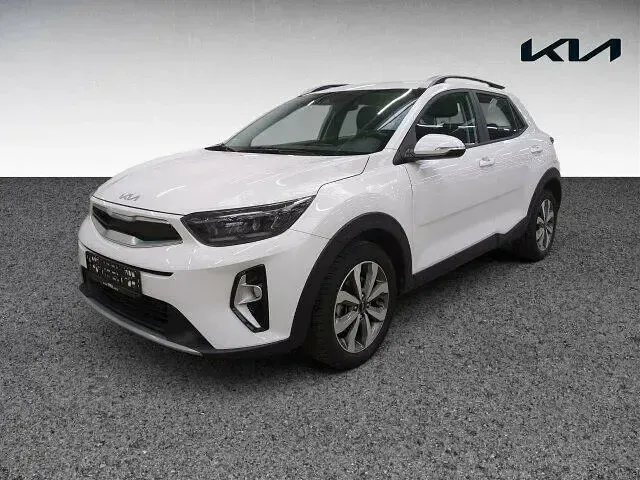 Używany Kia Stonic Vision 101 KM (74 kW) 2024 Biały SUV