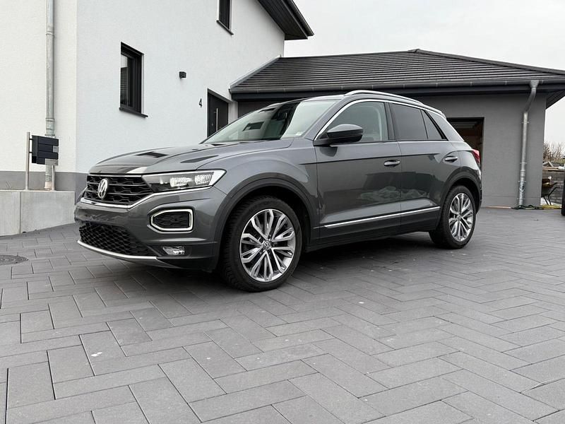 Grau Gebraucht 2019 VW T-Roc Sport SUV | 18.450 € (Superpreis) - Bild 1/4