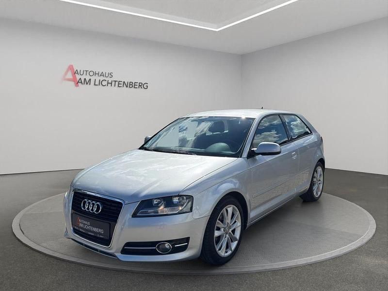 Silber Gebraucht 2012 Audi A3 Ambition Limousine | 8.760 € (Fairer Preis) - Bild 1/4