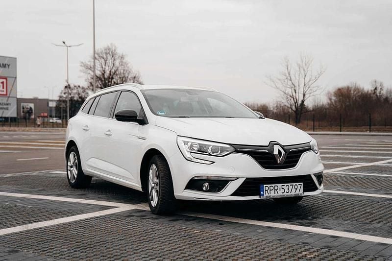 Gebraucht Renault Mégane IV LIMITED 140 PS (102 kW) 2020 Weiß Limousine