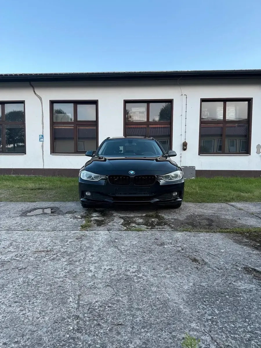 Gebraucht BMW 316 143 PS (105 kW) 2012 Schwarz Kombi