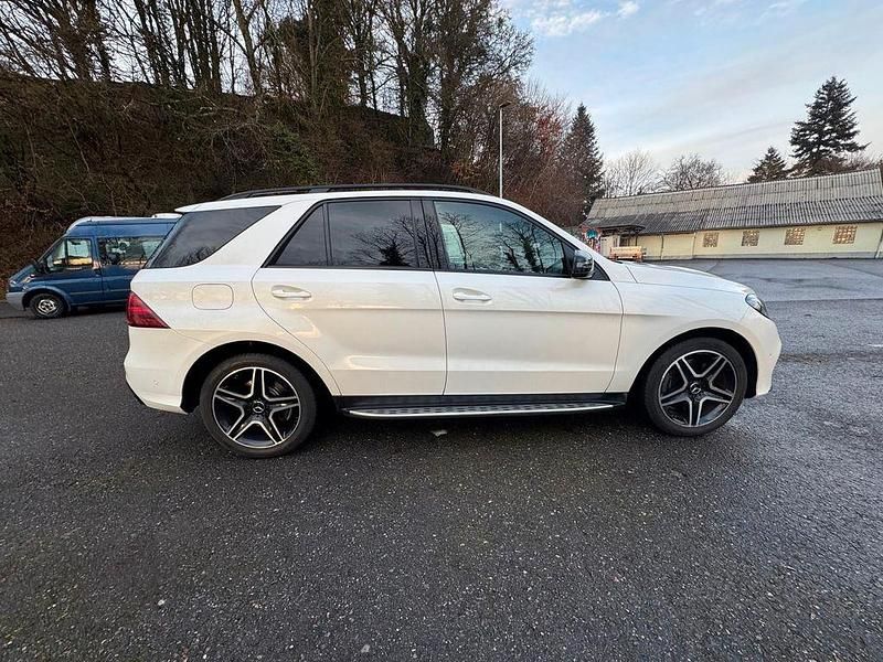 Weiß Gebraucht 2018 Mercedes GLE43 AMG AMG SUV | 38.450 € (Fairer Preis) - Bild 1/4