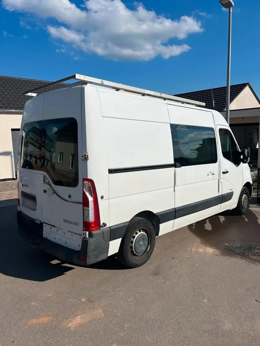 Gebraucht Opel Movano 145 PS (106 kW) 2011 Weiß Van / Kleinbus