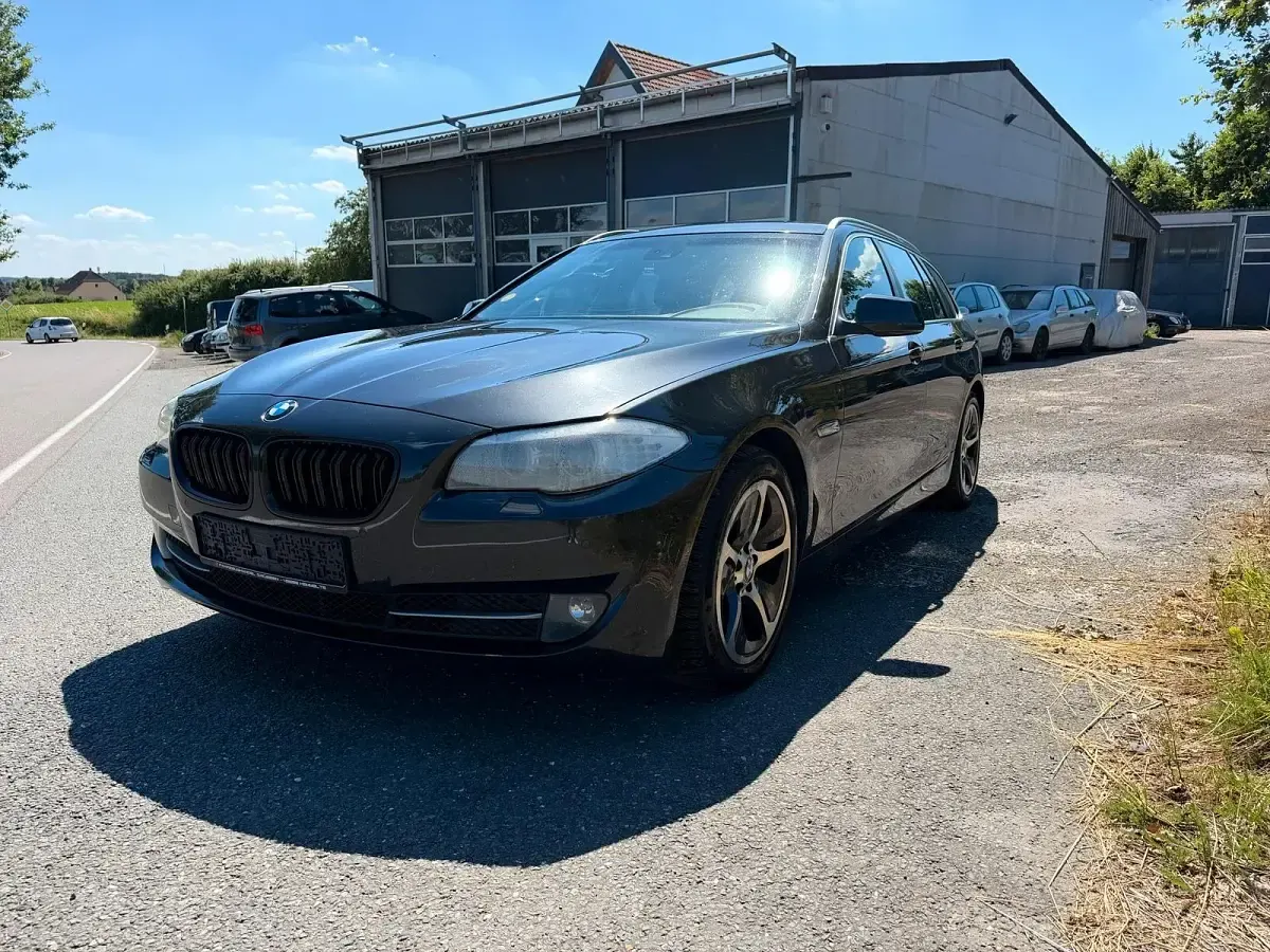 Gebraucht BMW 525 204 PS (150 kW) 2011 Grau Limousine