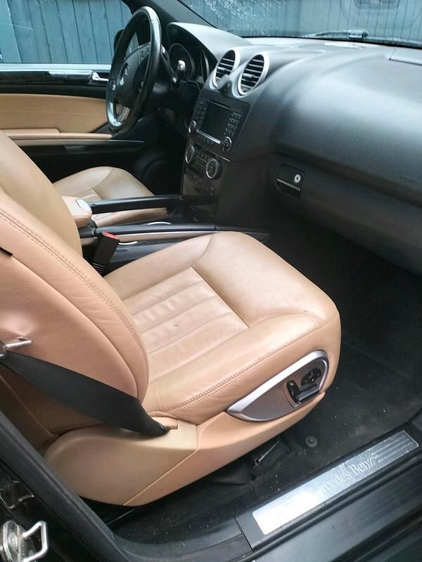 Gebraucht Mercedes ML320 224 PS (164 kW) 2008 Schwarz SUV