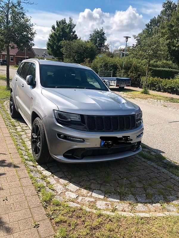 Grau Gebraucht 2015 Jeep Grand Cherokee SRT SUV | 29.500 € (Superpreis) - Bild 1/4