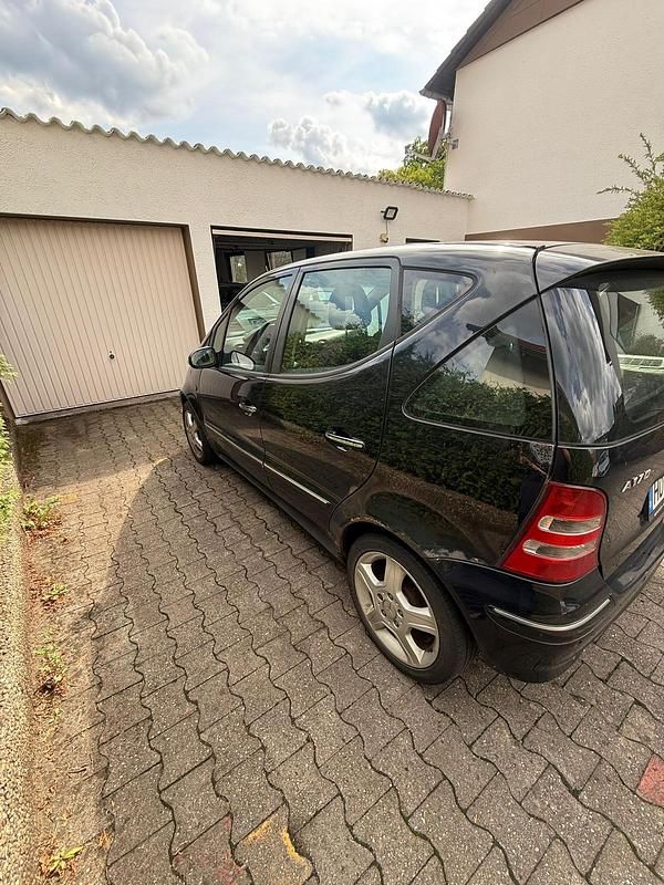 Schwarz Gebraucht 2004 Mercedes A170 Limousine | 550 € - Bild 1/4