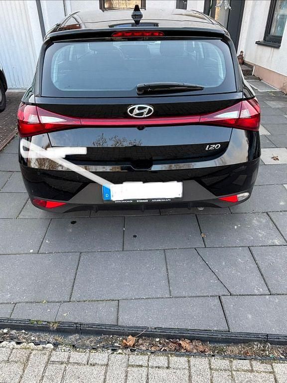 Gebraucht Hyundai i20 Trend 101 PS (74 kW) 2023 Schwarz Kleinwagen