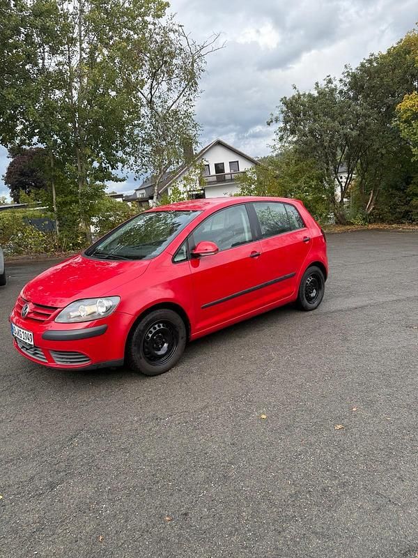 Rot Gebraucht 2005 VW Golf V Kleinwagen | 1.400 € (Superpreis) - Bild 1/4