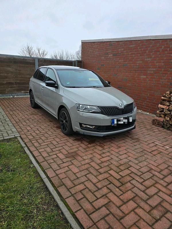 Grau Gebraucht 2018 Skoda Rapid Monte Carlo Kleinwagen | 8.999 € (Fairer Preis) - Bild 1/4