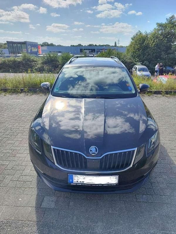 Schwarz Gebraucht 2019 Skoda Octavia Style Kombi | 9.900 € (Guter Preis) - Bild 1/4
