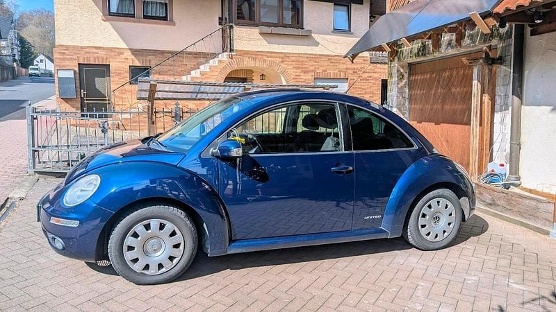 Gebraucht VW New Beetle 115 PS (84 kW) 2008 Blau Kleinwagen
