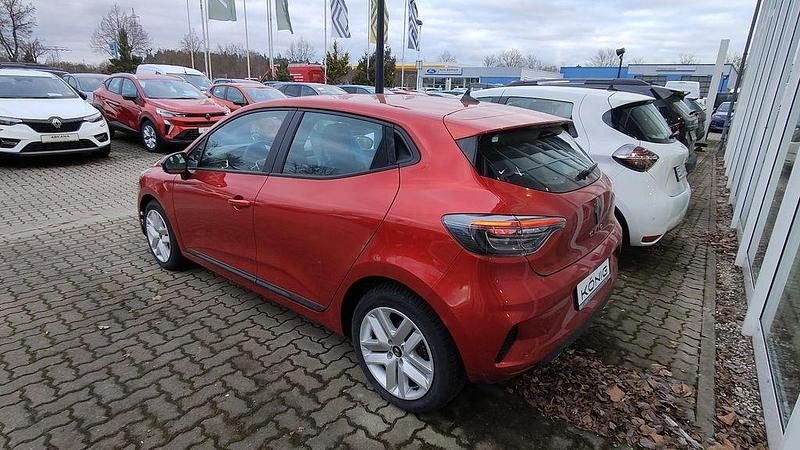 Gebraucht Renault Clio V Evolution 67 PS (49 kW) 2024 Dezirrot metallic Limousine