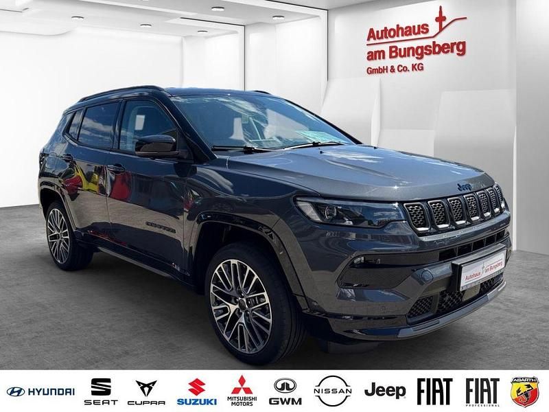 Neu Jeep Compass Summit 241 PS (177 kW) 2025 Grau SUV