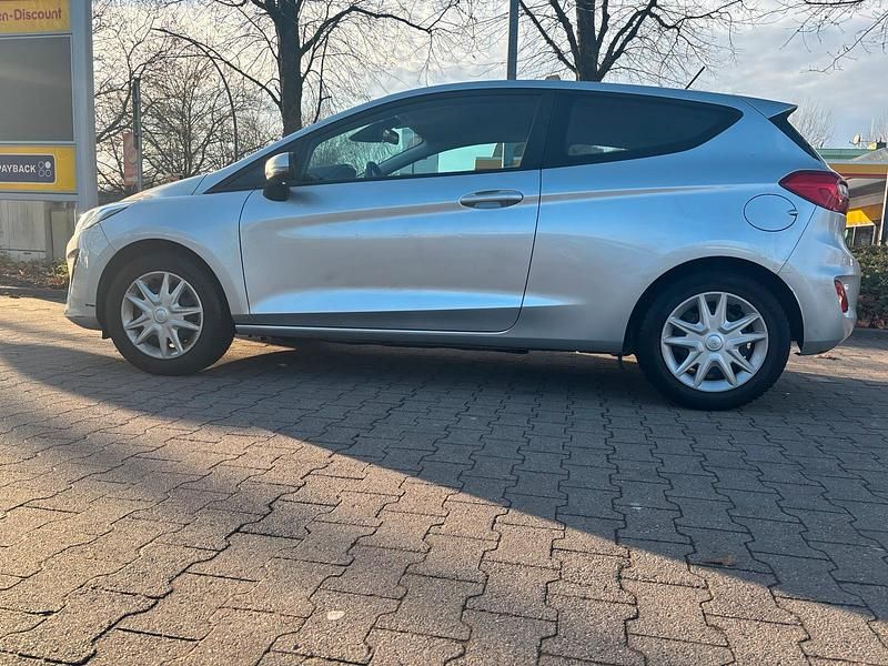 Gebraucht Ford Fiesta Titanium 71 PS (52 kW) 2019 Silber Kleinwagen