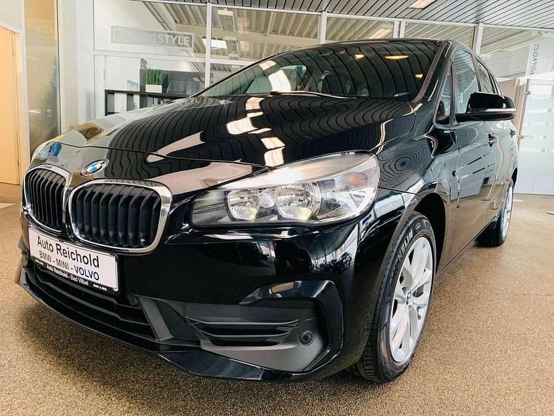Schwarz 2 Gebraucht 2019 BMW 218 Van / Kleinbus | 19.950 € (Teuer) - Bild 1/4