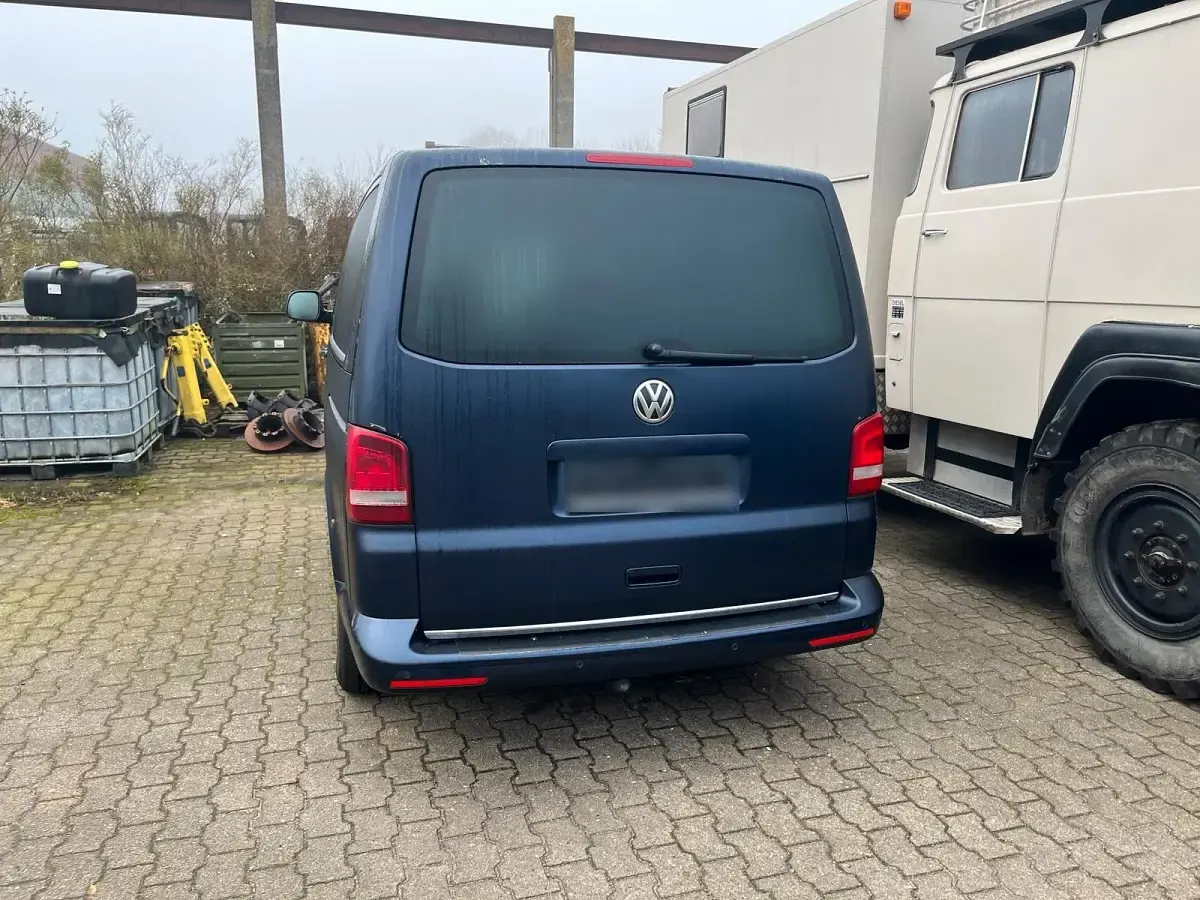 Gebraucht VW Multivan Highline 179 PS (131 kW) 2013 Blau Van / Kleinbus