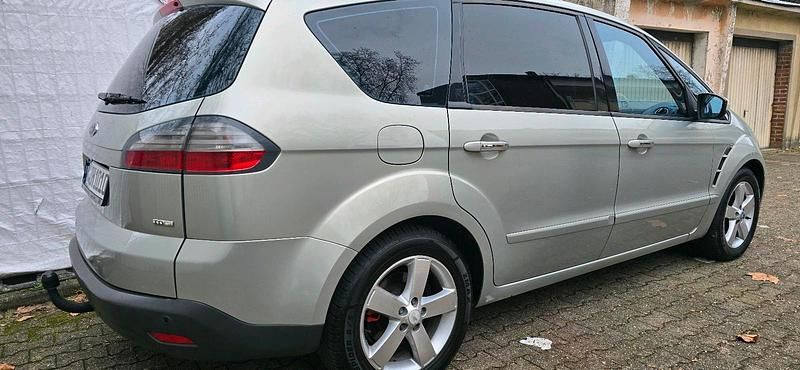 Gebraucht Ford S-MAX 170 PS (125 kW) 2009 Silber Van / Kleinbus