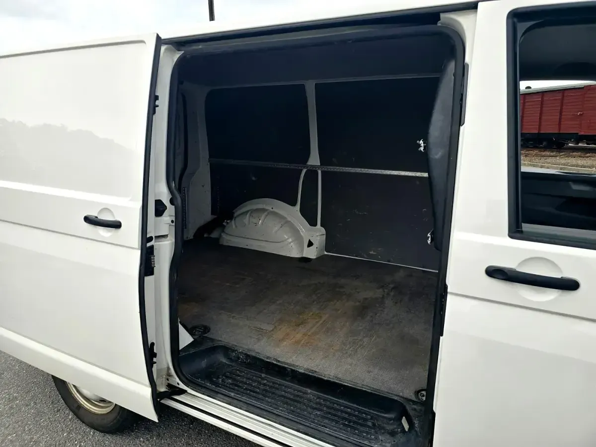 Gebraucht VW Transporter 150 PS (110 kW) 2020 Weiß Van