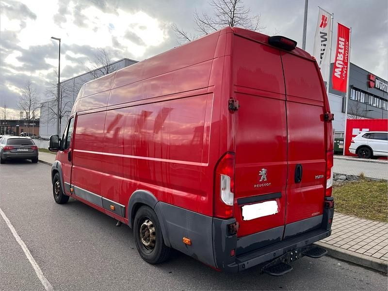 Gebraucht Peugeot Boxer 131 PS (96 kW) 2017 Rot Van