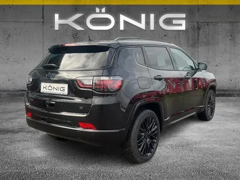 Gebraucht Jeep Compass 60 PS (44 kW) 2022 Schwarz SUV