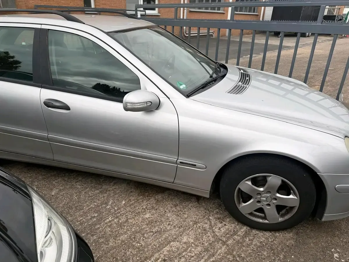Gebraucht Mercedes 200 120 PS (88 kW) 2005 Silber Kombi