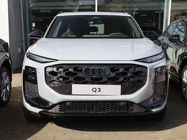 Gebraucht Audi Q3 S-Line 272 PS (200 kW) 2026 Pfeilgrau perleffekt SUV