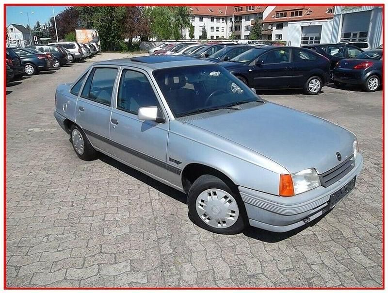 Gebraucht Opel Kadett S 75 PS (55 kW) 1991 Silber metallic Limousine
