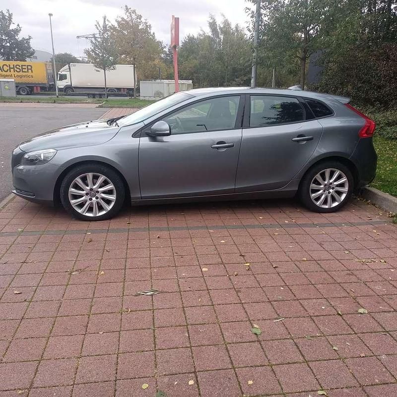 Gebraucht Volvo V40 120 PS (88 kW) 2015 Limousine