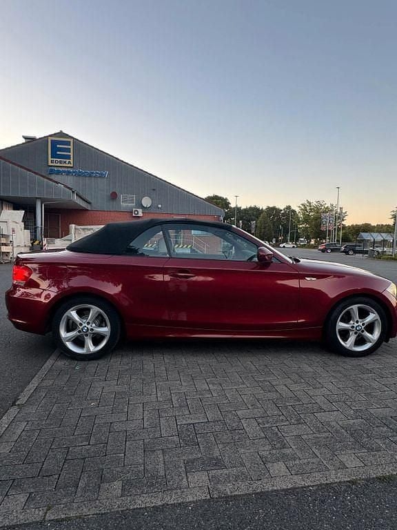 Rot Gebraucht 2012 BMW 118 Cabriolet Exclusive Cabrio | 8.900 € (Fairer Preis) - Bild 1/4