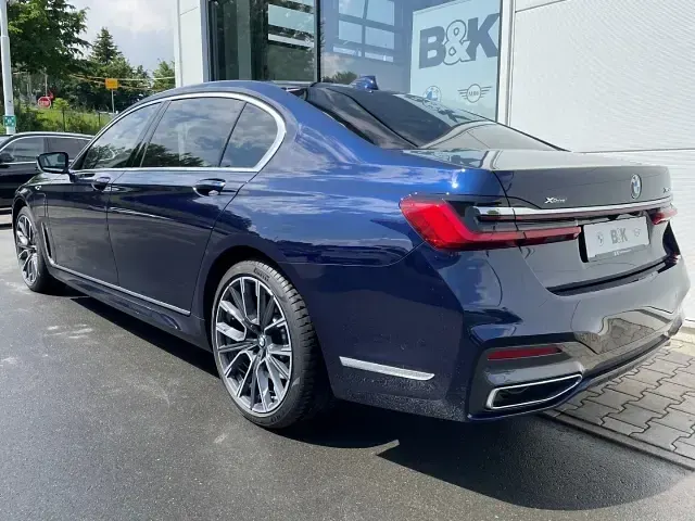 Gebraucht BMW 745 Executive 394 PS (289 kW) 2021 Blau Limousine