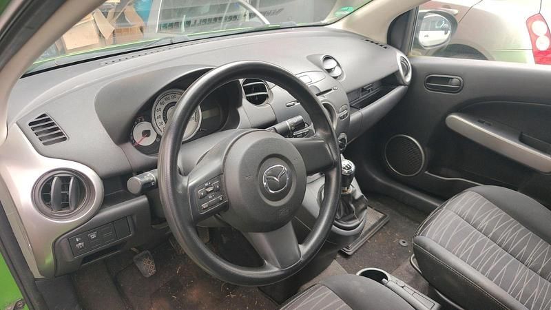 Gebraucht Mazda 2 91 PS (66 kW) 2009 Grün Kleinwagen