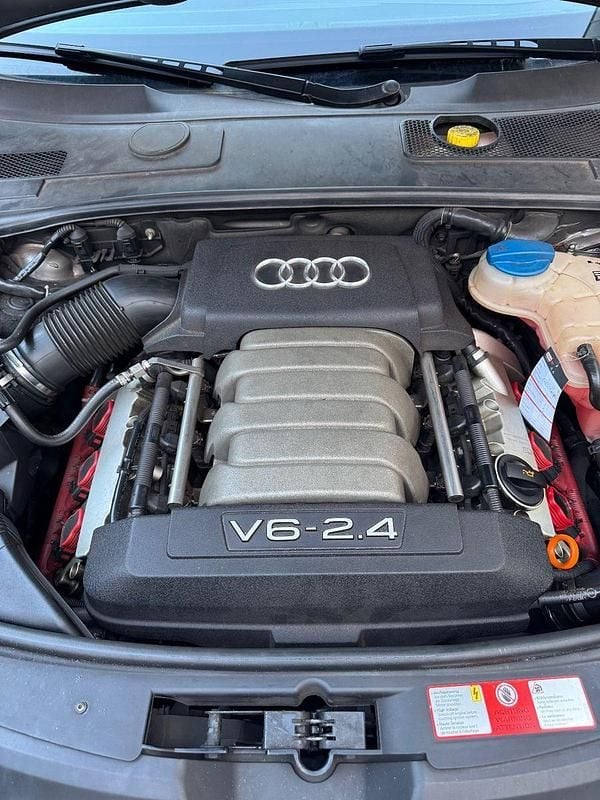 Usado Audi A6 177 HP (130 kW) 2005 Prateado Carrinha