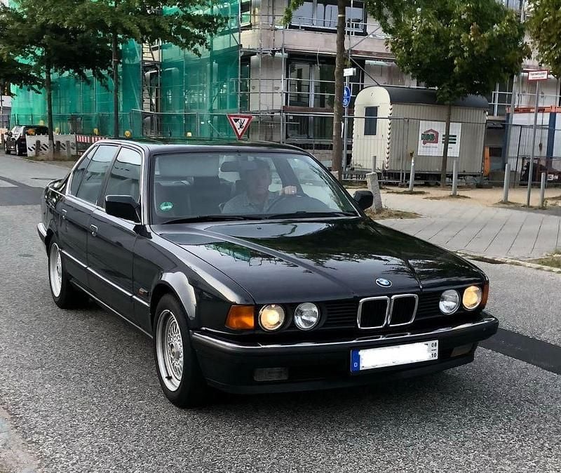 Gebraucht BMW 735 211 PS (155 kW) 1988 Schwarz Limousine