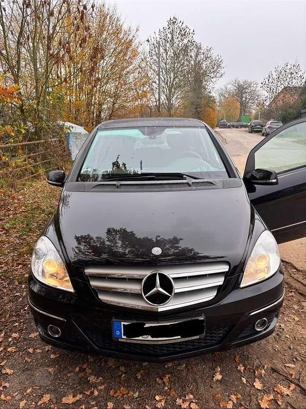 Gebraucht Mercedes B180 116 PS (85 kW) 2009 Schwarz Van / Kleinbus