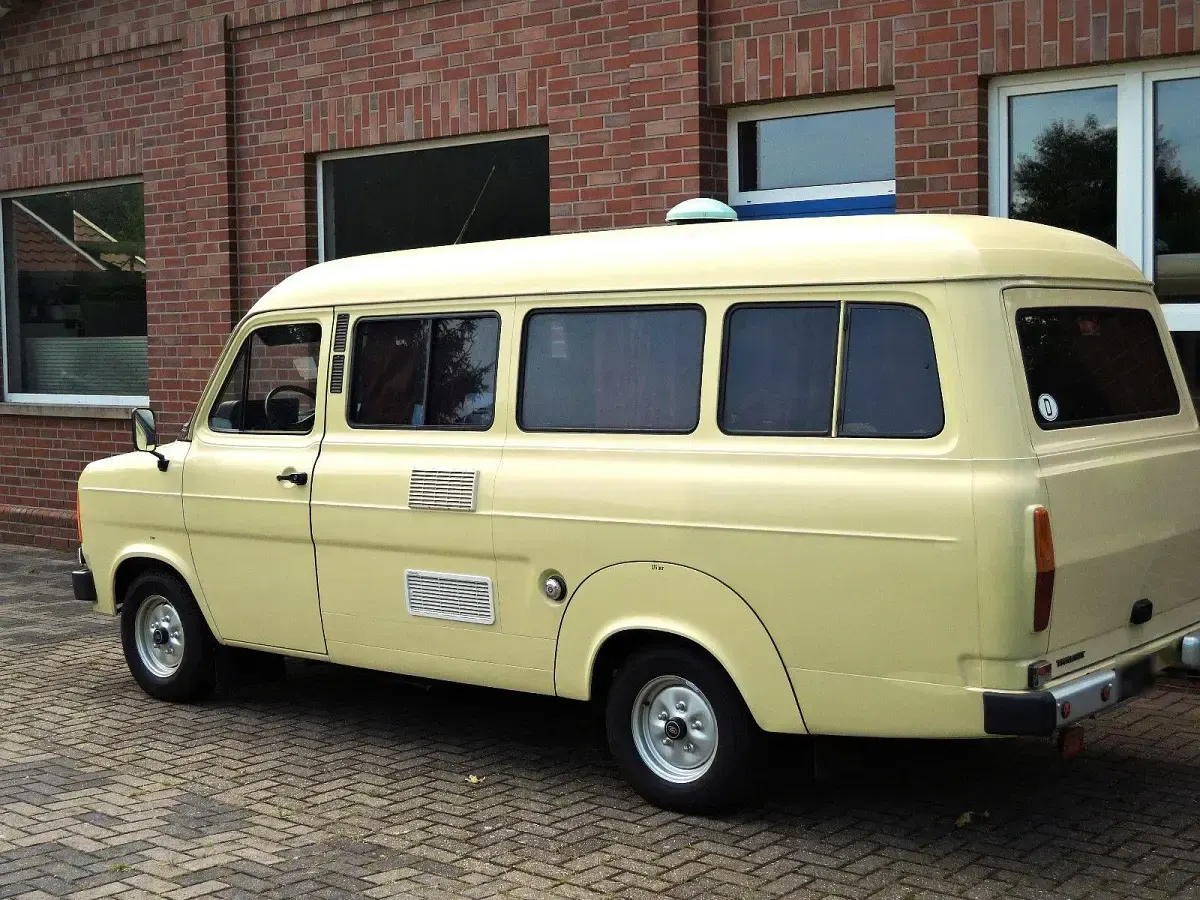 Gebraucht Ford Transit 77 PS (56 kW) 1981 Beige Van / Kleinbus