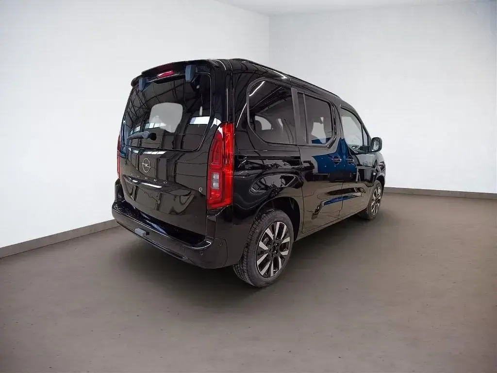 Neu Opel Combo-e Life 100 kW (136 PS) 2025 Lackierung schwarz perla nera/ Van / Kleinbus