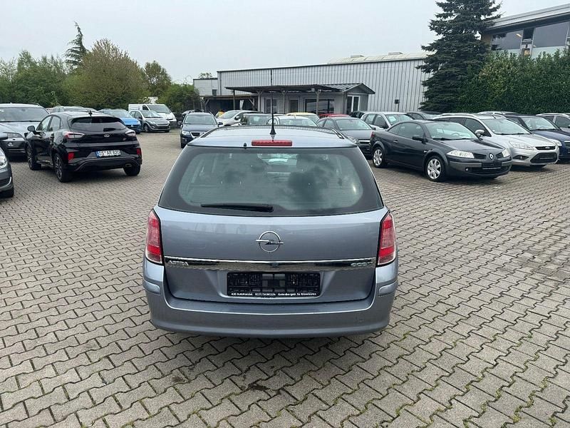 Gebraucht Opel Astra Selection 90 PS (66 kW) 2009 Silber Kombi