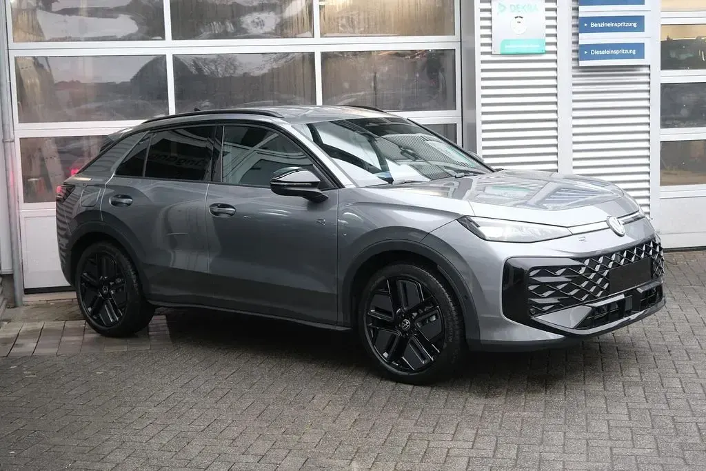 Neu VW T-Roc R-line 150 PS (110 kW) 2026 Wolf grey metallic SUV