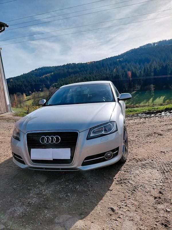 Silber Gebraucht 2011 Audi A3 Kombi | 5.500 € (Fairer Preis) - Bild 1/4
