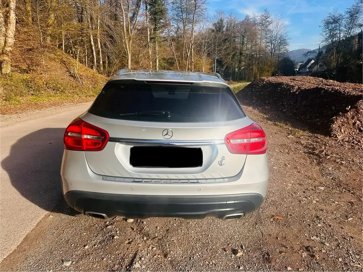Gebraucht Mercedes GLA200 156 PS (114 kW) 2014 Grau SUV